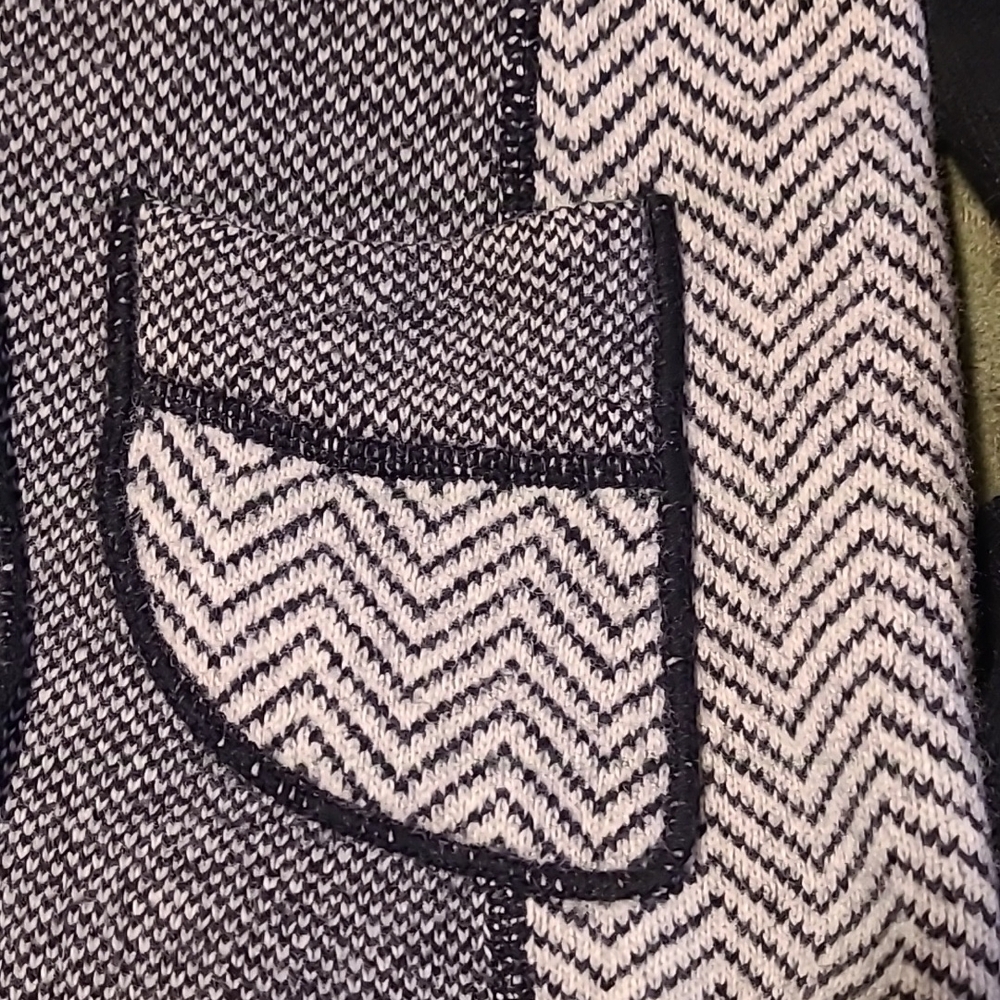 Black And White Herringbone Patterned Sweater Jac… - image 5